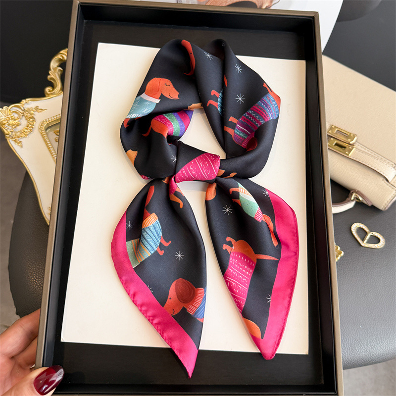 Scarf Silk Neck - Modna bandanka z nadrukiem psa rasy