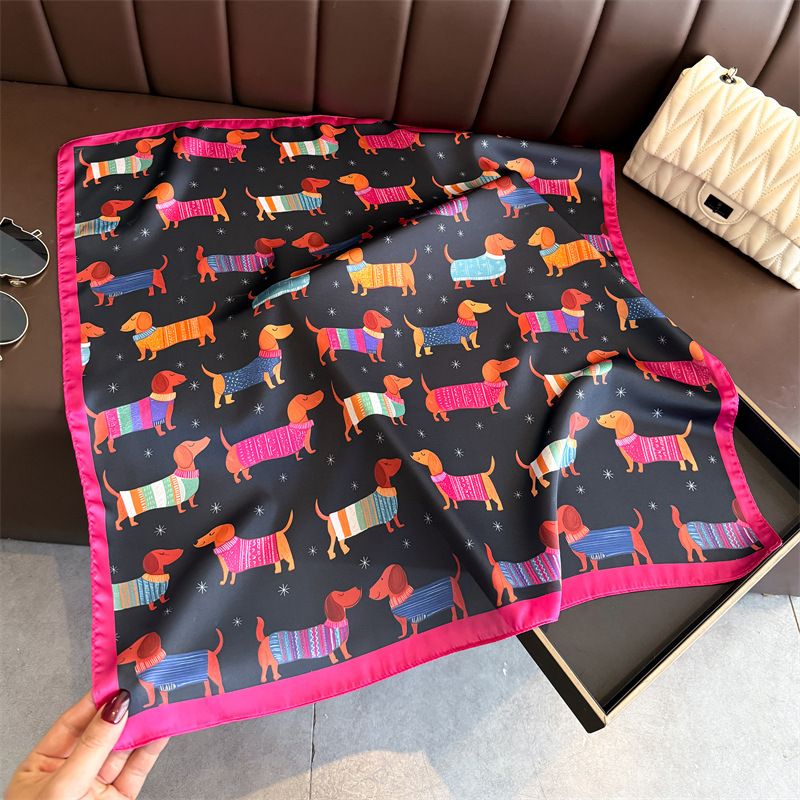 Modna bandanka z nadrukiem psa – Scarf Silk Neck recenzja i cena